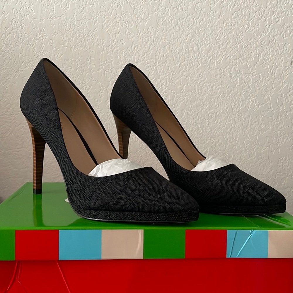 Charles by Charles David Plateau heels in Black Linen